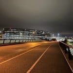 Hamburg Airport bei Nacht Parken